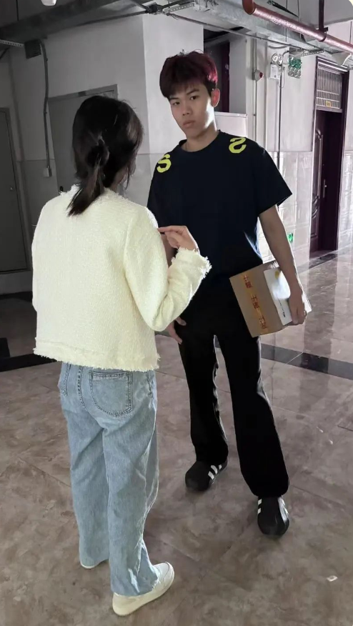 屏幕截图 2025-04-28 182950.png 屏幕截图 2025-04-28 182950.png