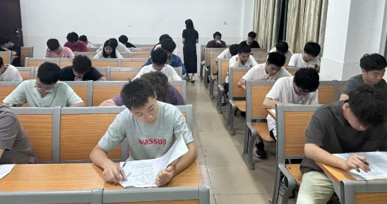 屏幕截图 2025-05-21 224744.png 屏幕截图 2025-05-21 224744.png