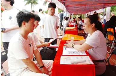 屏幕截图 2025-08-11 214238.png 屏幕截图 2025-08-11 214238.png