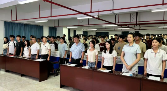 屏幕截图 2025-09-17 220705.png 屏幕截图 2025-09-17 220705.png