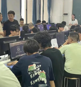 屏幕截图 2025-10-12 225229.png 屏幕截图 2025-10-12 225229.png