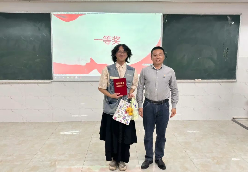 屏幕截图 2025-12-05 180526(1).png 屏幕截图 2025-12-05 180526(1).png