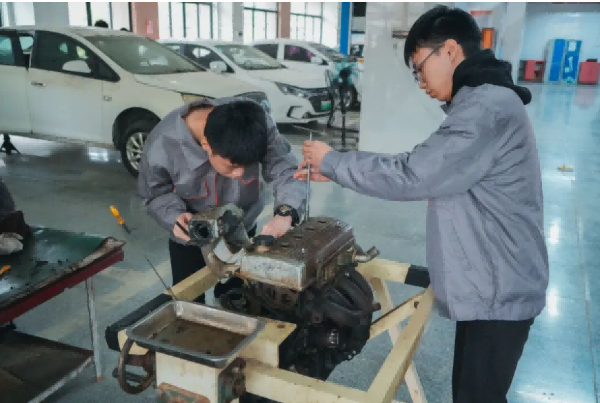 屏幕截图 2025-12-27 183122.png 屏幕截图 2025-12-27 183122.png